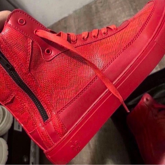 Red shoes - Picture 4 of 5